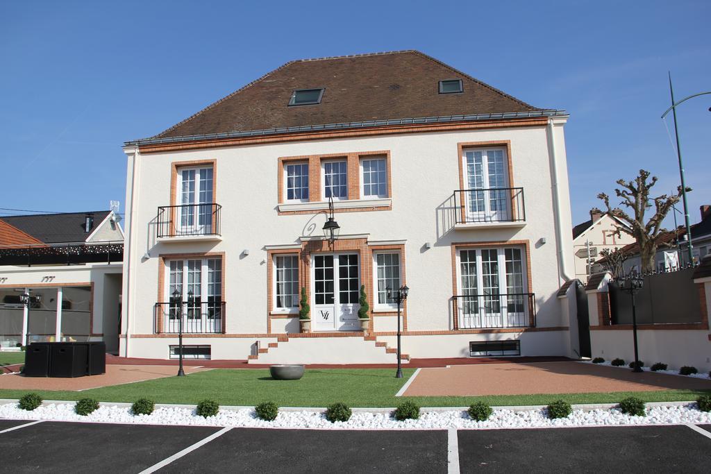 Villa Louis Victor Dizy Bagian luar foto